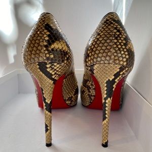 CHRISTIAN LOUBOUTIN SNAKESKIN PUMPS US SIZE 41